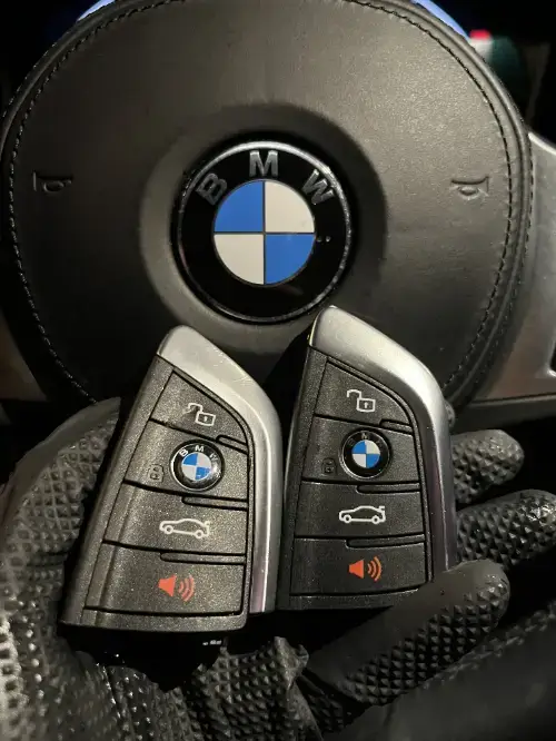 Bmw Remote Head Key Replacement In Compact Car Cup Holder - EZ Car Keyz Winter Gardens, Lakeside