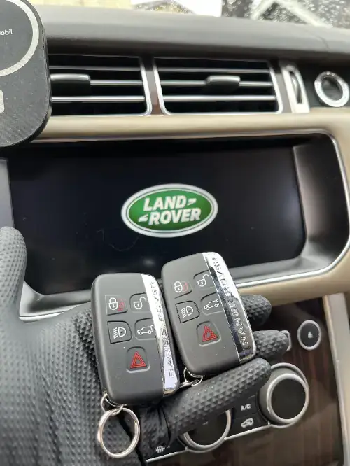 Land Rover Key Fob On Luxury Suv Leather Armrest Pad - EZ Car Keyz Winter Gardens, Lakeside