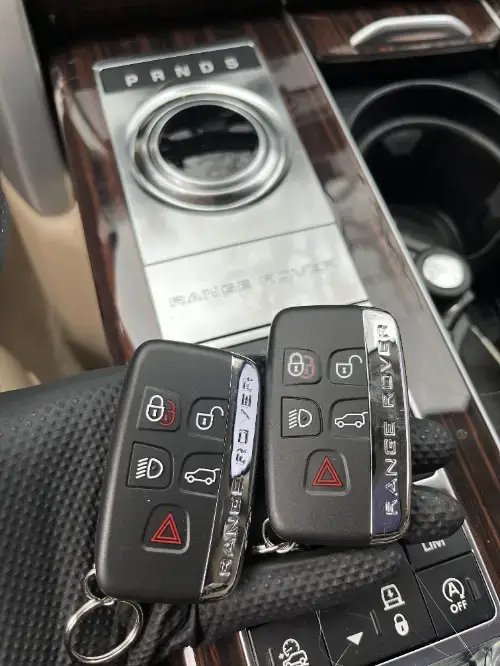 Range Rover Transponder Key Near Sedan Gear Shift Boot - EZ Car Keyz Winter Gardens, Lakeside