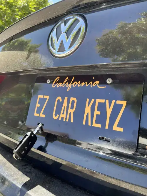 Volkswagen Smart Key Fob In Truck Cup Holder - EZ Car Keyz Ormond Beach, Oxnard