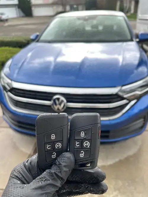 Volkswagen Smart Key Fob Near Gear Shift Console - EZ Car Keyz Peutz Valley, Alpine