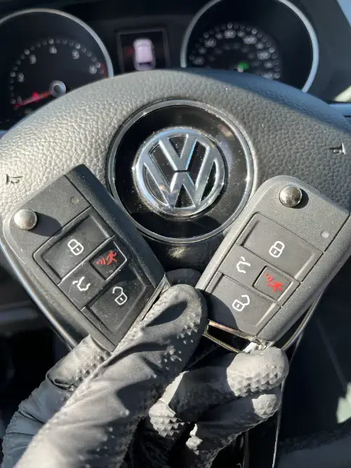 Volkswagen Transponder Key Replacement On Suv Door Panel Pocket - EZ Car Keyz Five Points, Oxnard