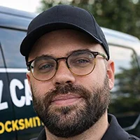 EZ Car Keyz locksmith ready to help in Live Oak Park Area