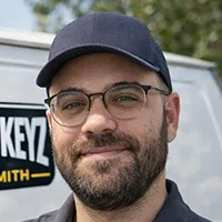 EZ Car Keyz locksmith ready to help in San Roque