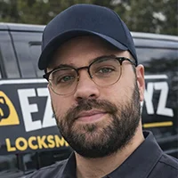 EZ Car Keyz locksmith ready to help in Downtown Vista