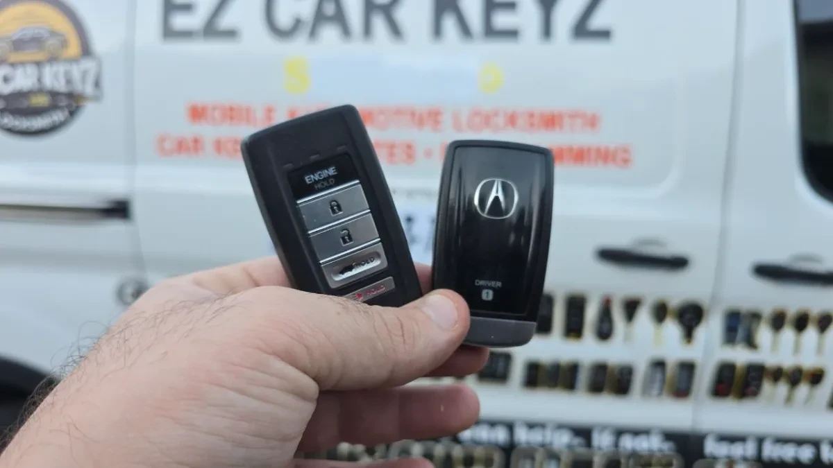 Certified auto locksmith servicing 2011 Acura RL in Del Mar CA