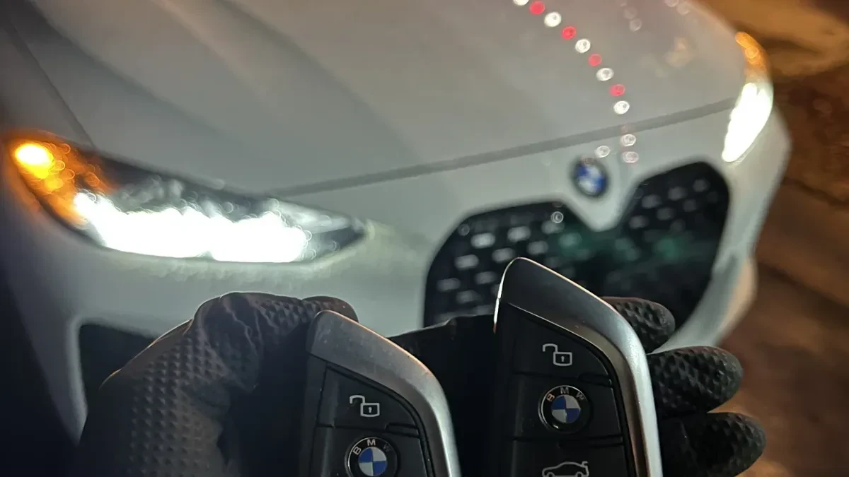 Licensed locksmith replacing 2016 BMW X3 key in Chula Vista CA