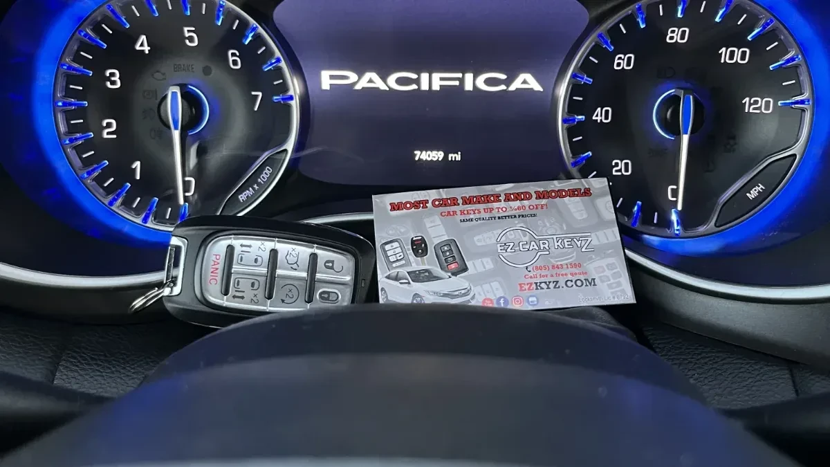 Certified auto locksmith servicing 2016 Chrysler 200 in Rancho Bernardo CA