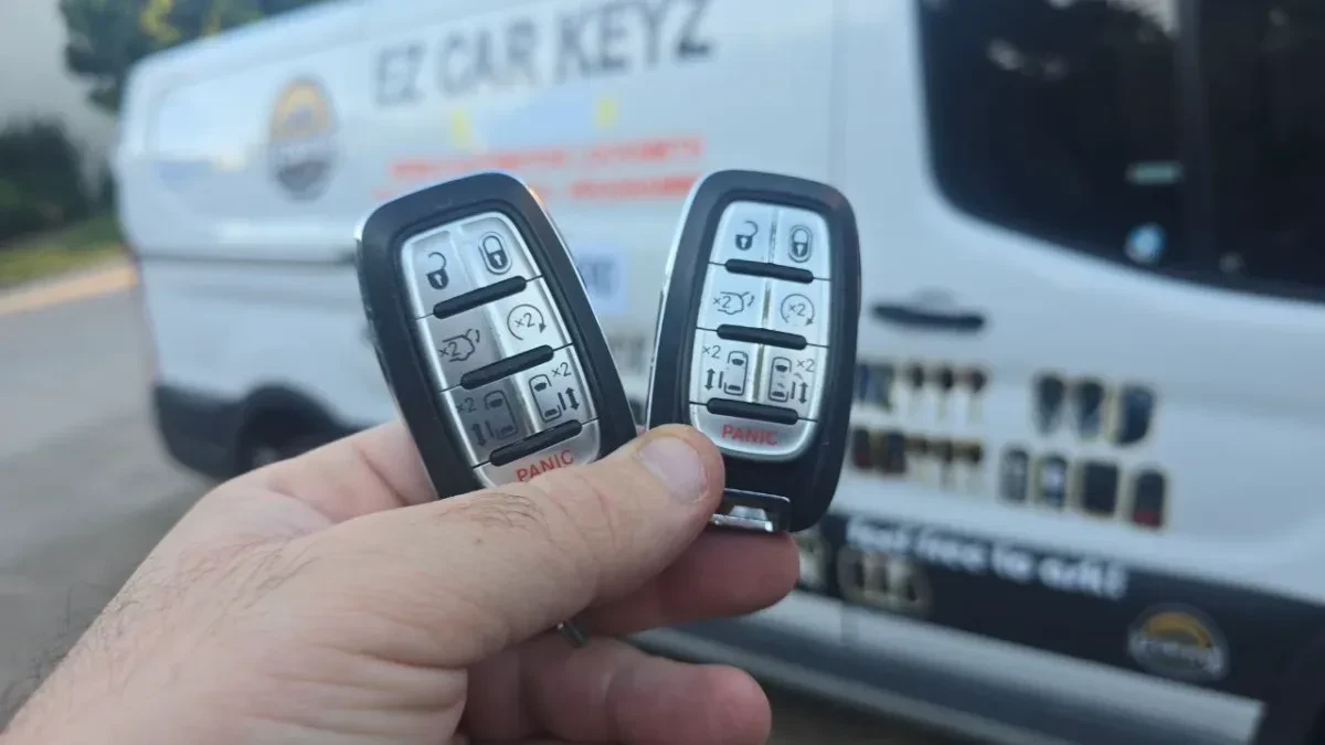 Licensed locksmith replacing 1999 Chrysler LHS key in Encinitas CA