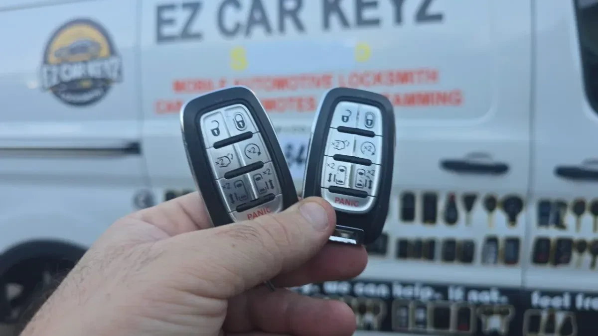 Mobile 2020 Chrysler Voyager key replacement at your location in Encinitas CA