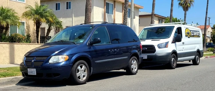 Chrysler Voyager mobile car key service by EZ Car Keyz in San Diego County