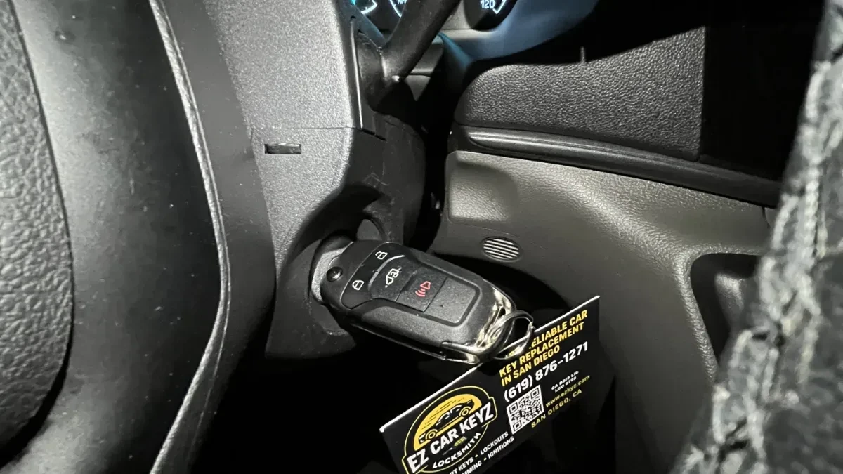 Certified auto locksmith servicing 2008 Ford Escape in Rancho Bernardo CA