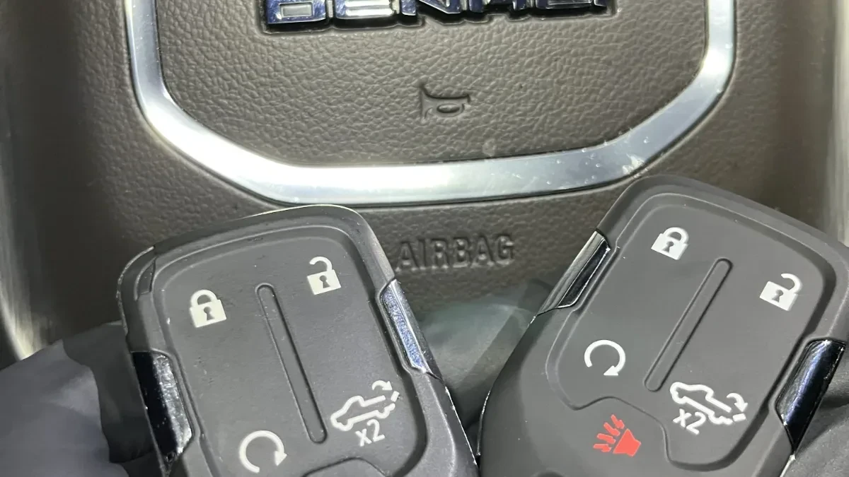 Certified auto locksmith servicing 1998 GMC Jimmy in National City CA