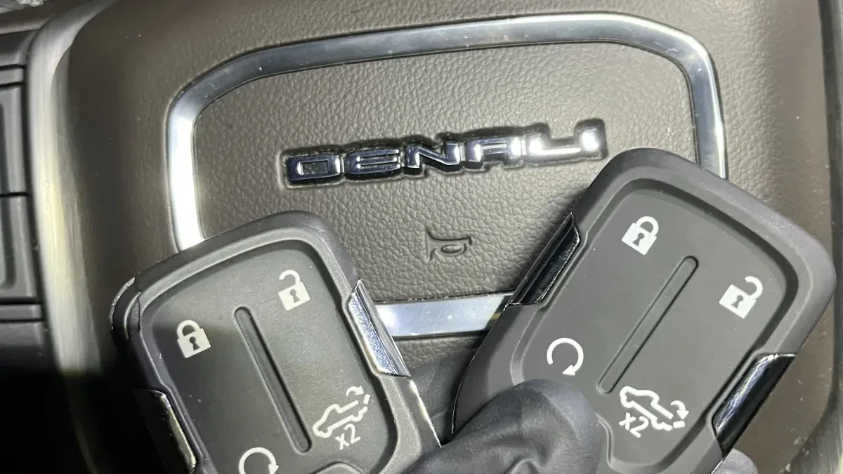 Same-day 2002 GMC Yukon key replacement in Solana Beach CA