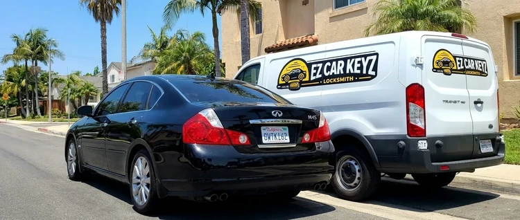 Infiniti M45 mobile car key service by EZ Car Keyz in San Diego County