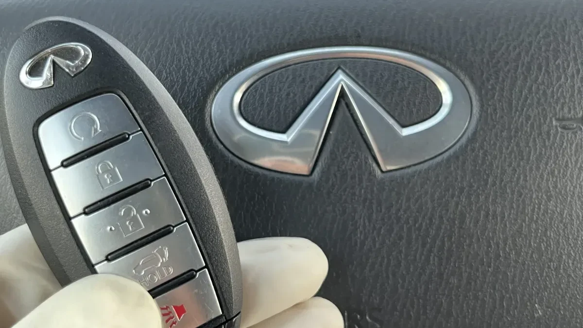 Emergency 2014 Infiniti Q60 car key service in Otay Mesa CA