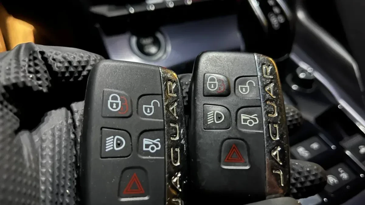 Licensed locksmith replacing 2003 Jaguar XK key in Spring Valley CA