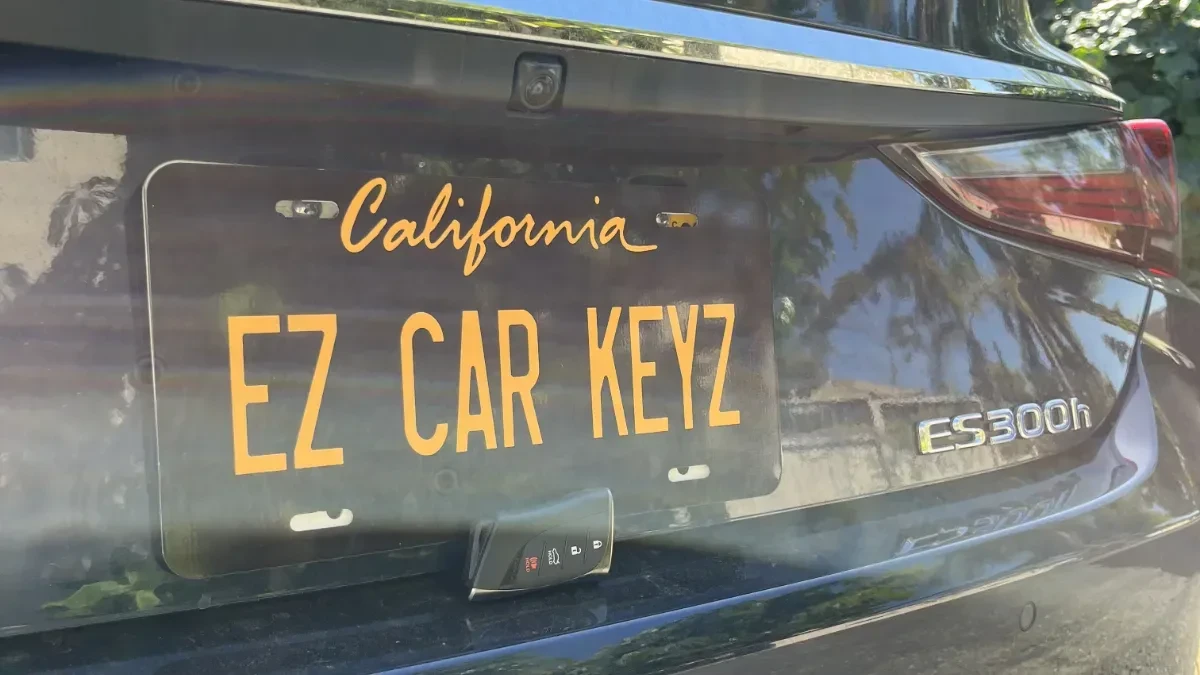 Insured mobile locksmith working on 2011 Lexus ES in Escondido CA