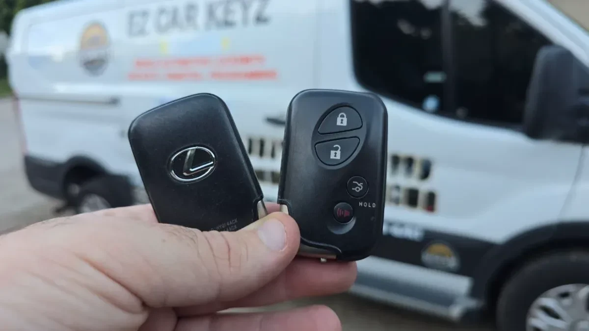On-site 2005 Lexus RX car key programming in Poway CA