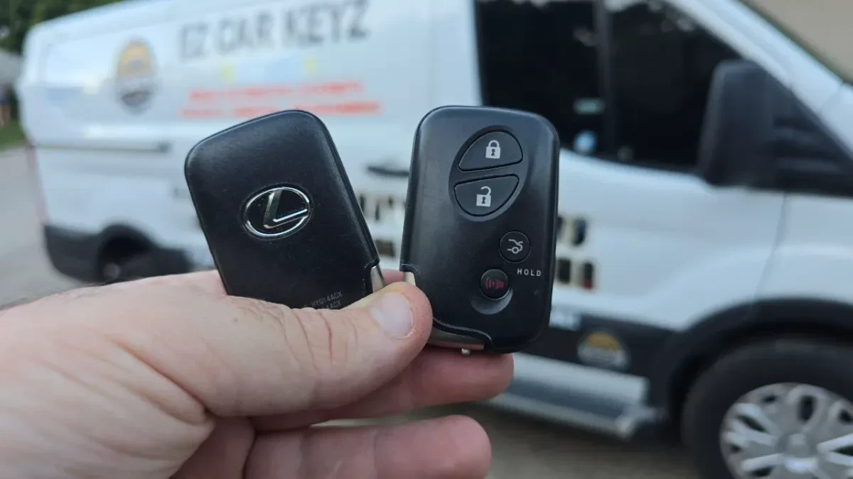 Emergency 2011 Lexus RX car key service in Poway CA