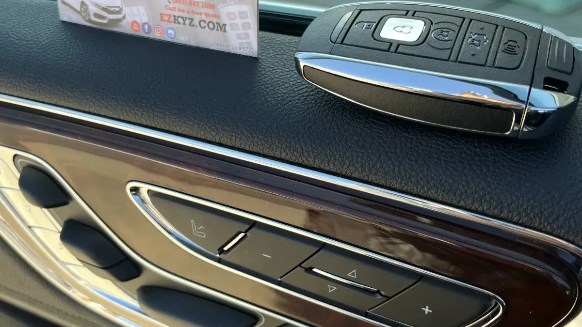 Affordable 2001 Lincoln Continental key replacement by EZ Car Keyz in Solana Beach CA