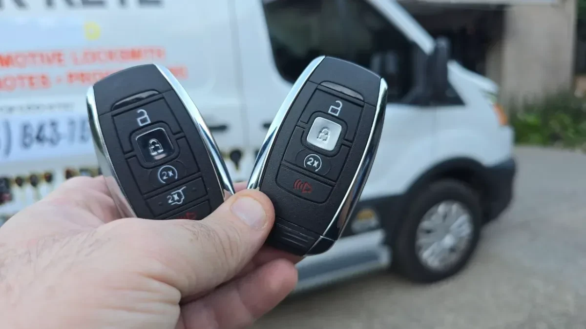 Low cost 2020 Lincoln Corsair car key service by EZ Car Keyz Chula Vista CA