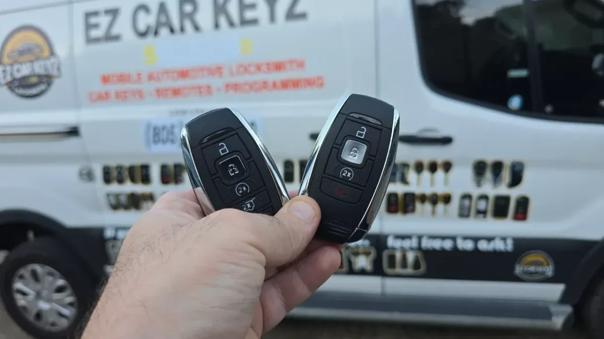 Emergency 2010 Lincoln MKS car key service in Coronado CA