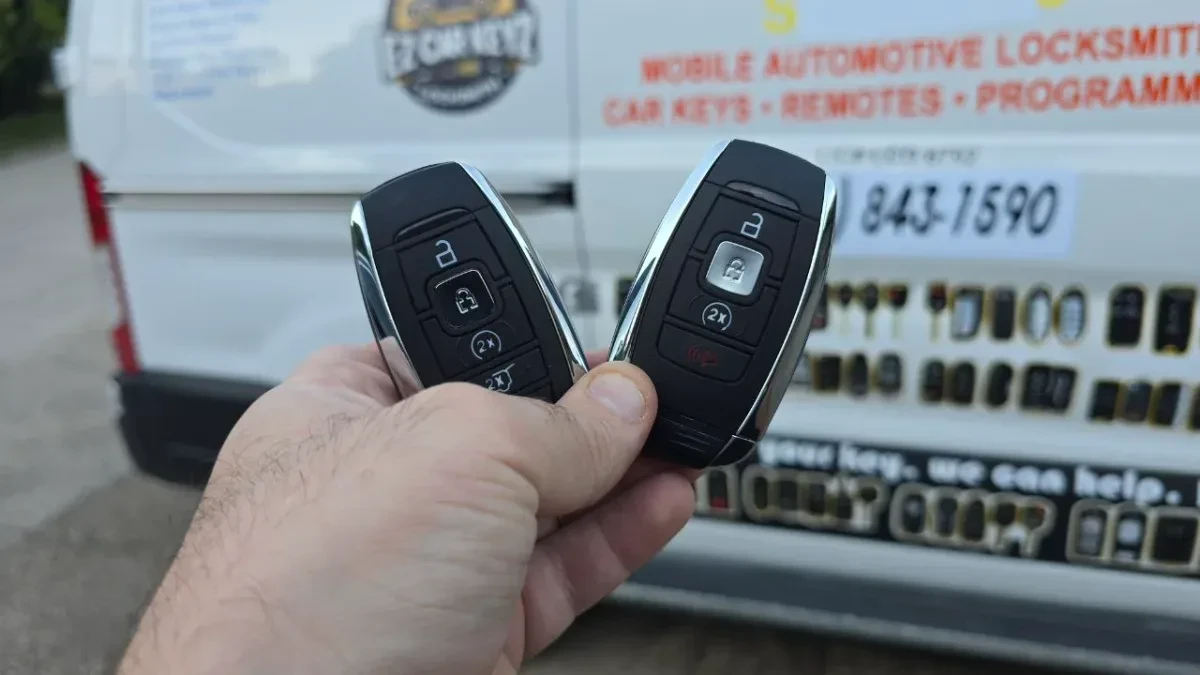 2005 Lincoln Navigator Affordable Key Replacement - EZ Car Keyz Santee 2005 Lincoln Navigator key replaced in your driveway in Santee CA