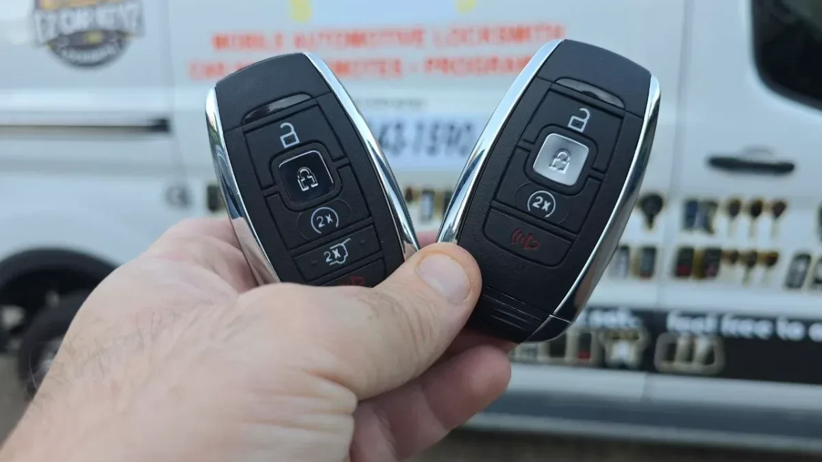 2006 Lincoln Navigator Affordable Key Replacement - EZ Car Keyz Solana Beach On-site 2006 Lincoln Navigator car key programming in Solana Beach CA