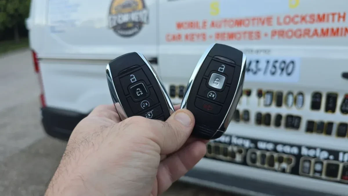 Same-day 2016 Lincoln Navigator key replacement in Carlsbad CA