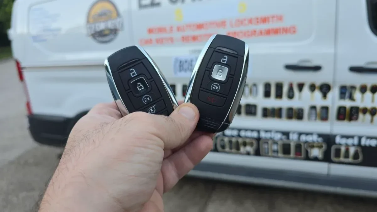 Licensed locksmith replacing 2022 Lincoln Navigator key in Carlsbad CA