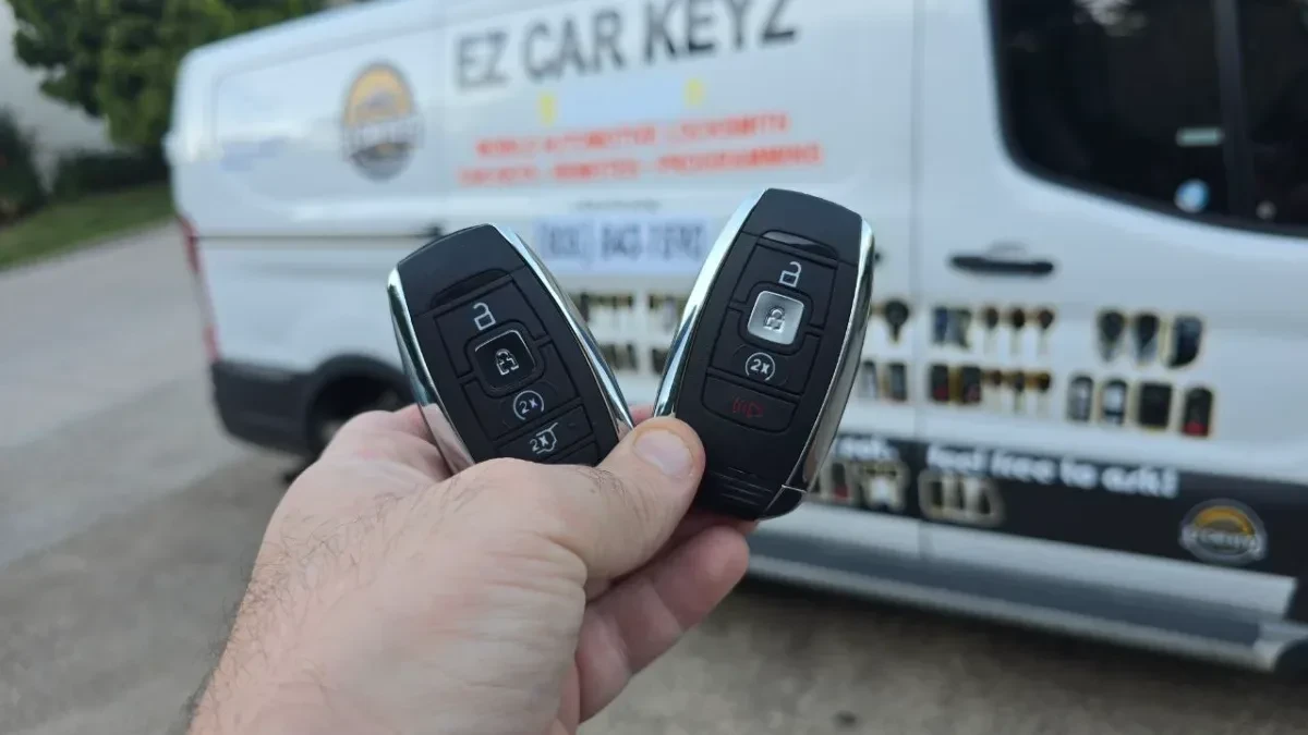 Licensed locksmith replacing 2000 Lincoln Town Car key in Ramona CA