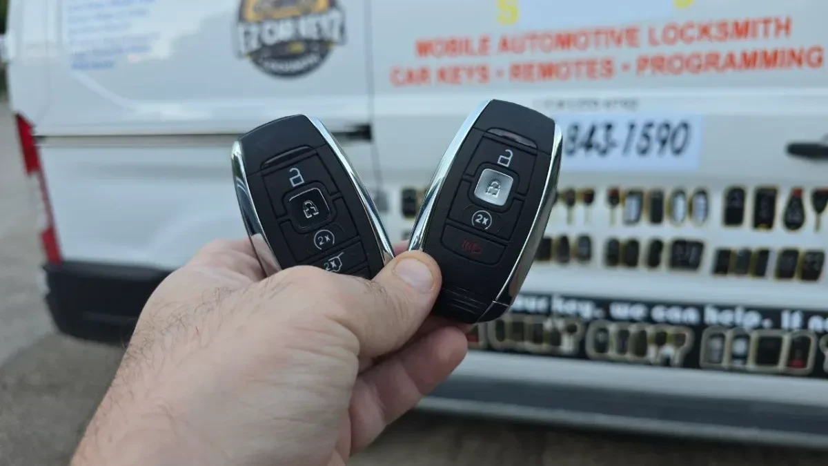 Certified auto locksmith servicing 2002 Lincoln Town Car in Rancho Santa Fe CA
