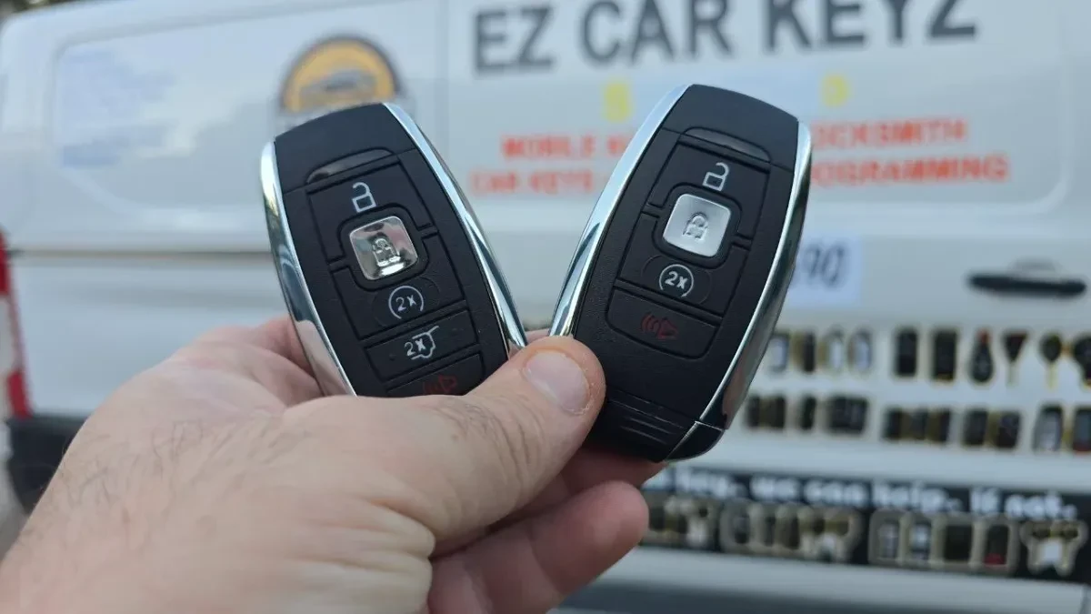 Licensed locksmith replacing 2003 Lincoln Town Car key in San Diego CA