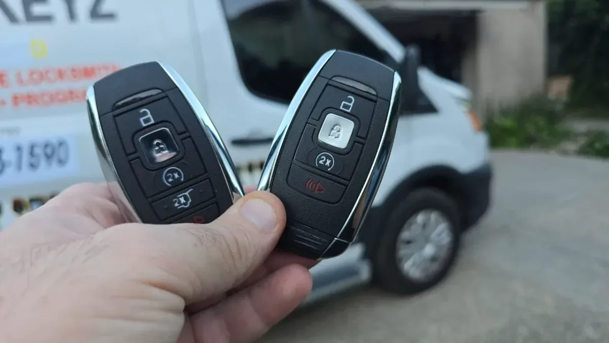 All keys lost service for 2007 Lincoln Town Car by EZ Car Keyz Solana Beach CA