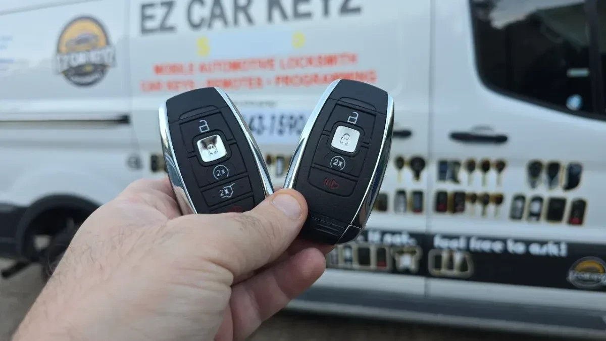 Lost 2009 Lincoln Town Car key replacement by EZ Car Keyz in Vista CA