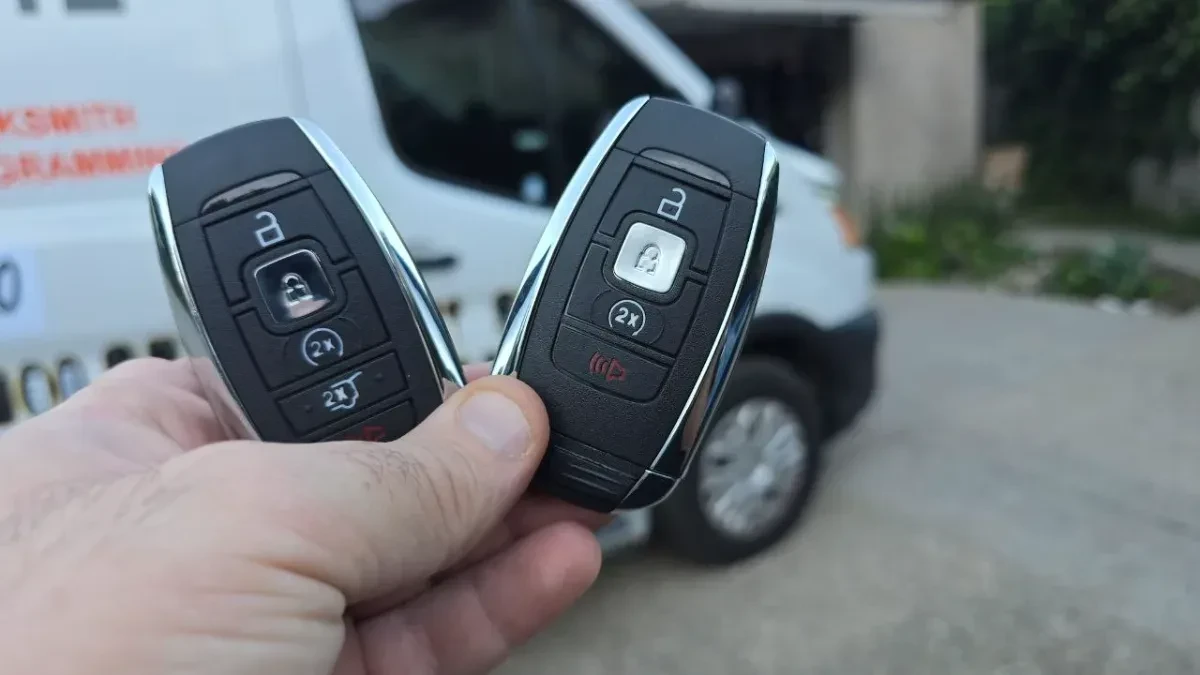 2011 Lincoln Town Car key made with no spare by EZ Car Keyz San Ysidro CA
