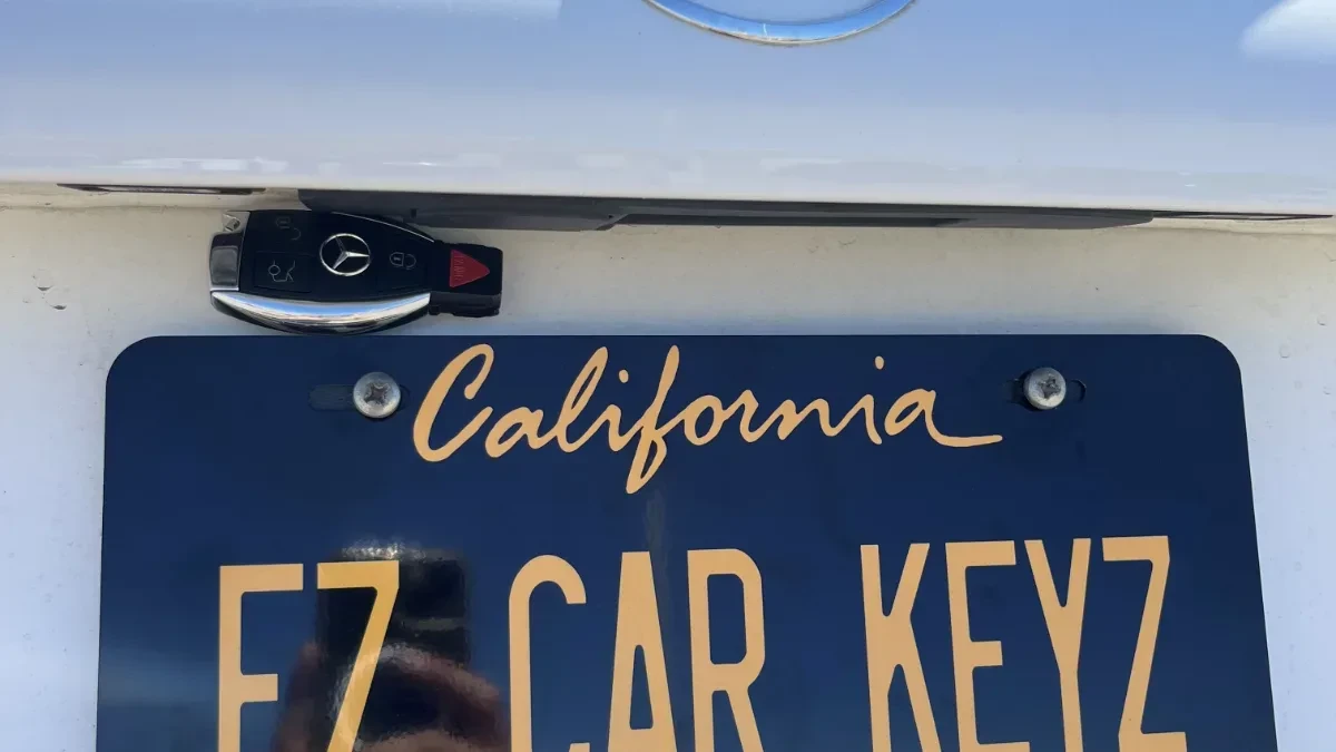 Licensed locksmith replacing 2003 Mercedes-Benz E-Class key in Encinitas CA