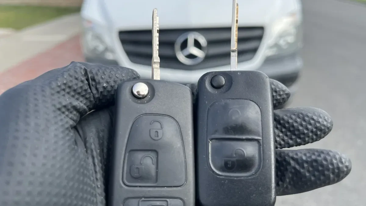 Licensed locksmith replacing 2011 Mercedes-Benz Ml-Class key in Carlsbad CA