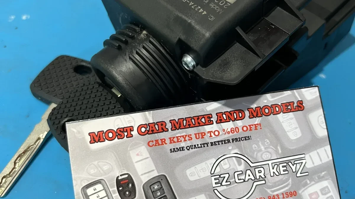 Licensed locksmith replacing 2012 MINI Clubman key in Solana Beach CA