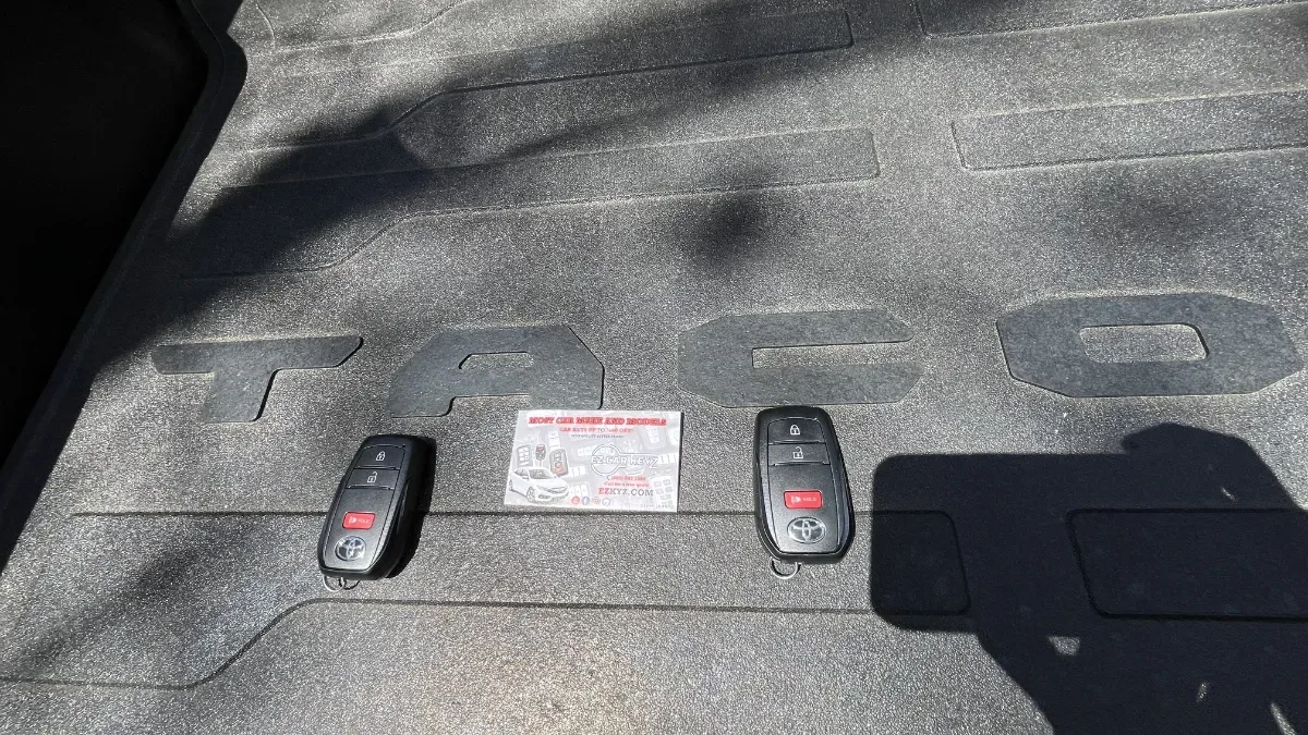 Same-day 2020 Toyota Avalon key replacement in Vista CA