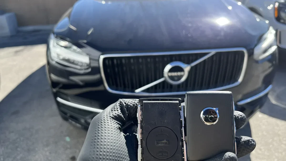 Licensed locksmith replacing 2022 Volvo S90 key in Spring Valley CA