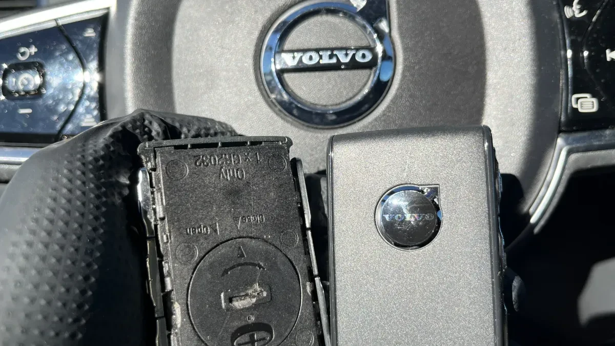 Emergency 2006 Volvo Xc70 car key service in Coronado CA