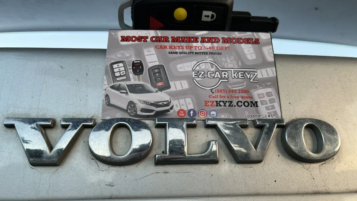 Insured mobile locksmith working on 2016 Volvo Xc90 in Otay Mesa CA