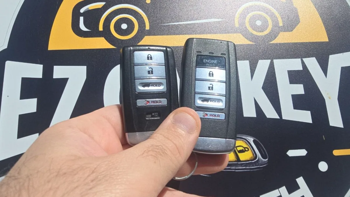 Licensed locksmith replacing 2017 Acura ILX key in Ventura CA