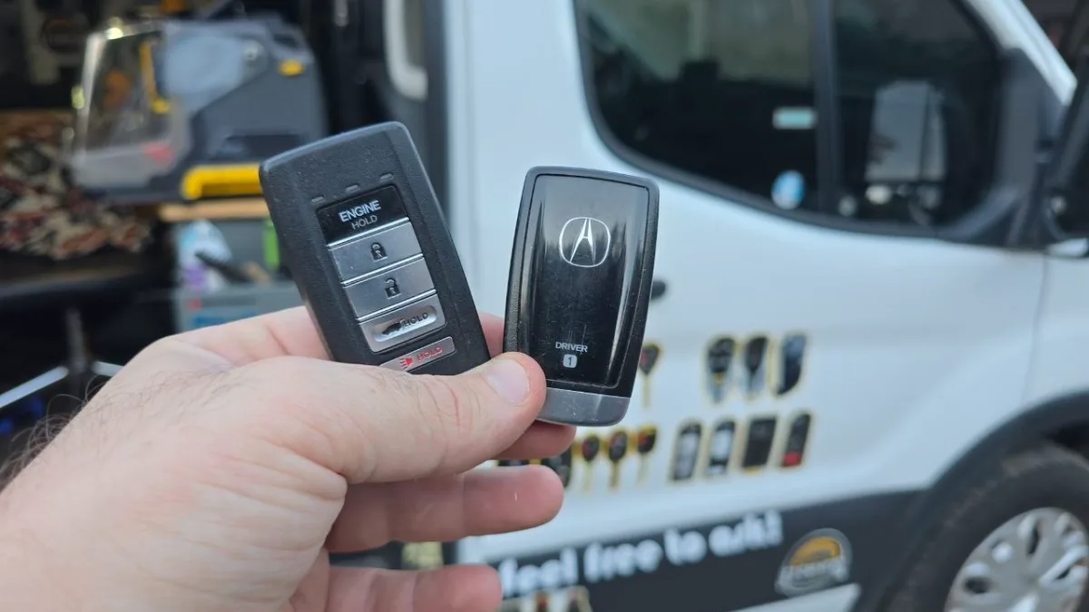 Low cost 2005 Acura RL car key service by EZ Car Keyz Ventura CA