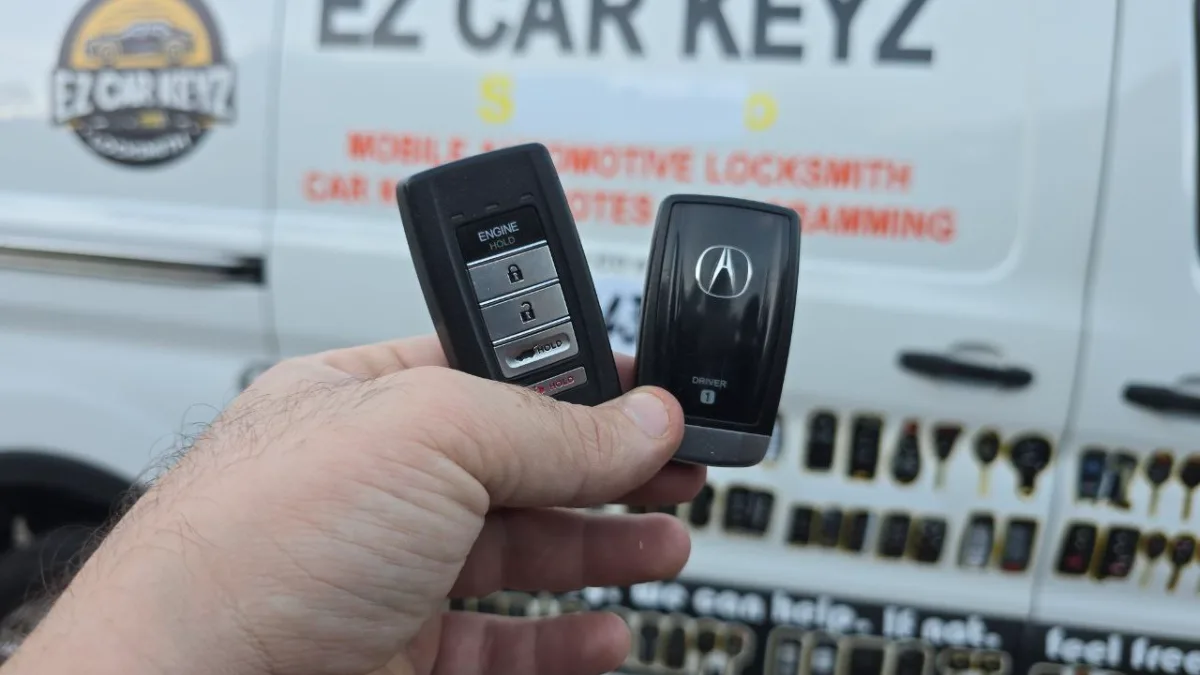 Licensed locksmith replacing 2012 Acura RL key in Ventura CA