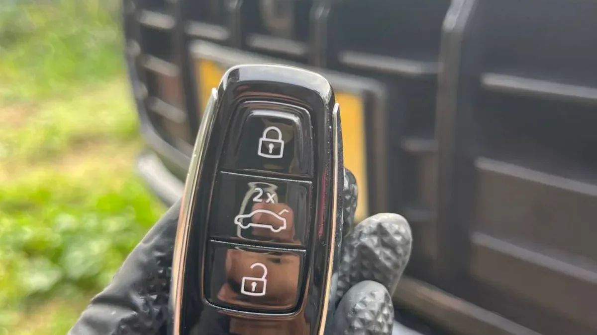 1997 Audi A6 key made with no spare by EZ Car Keyz Oxnard CA