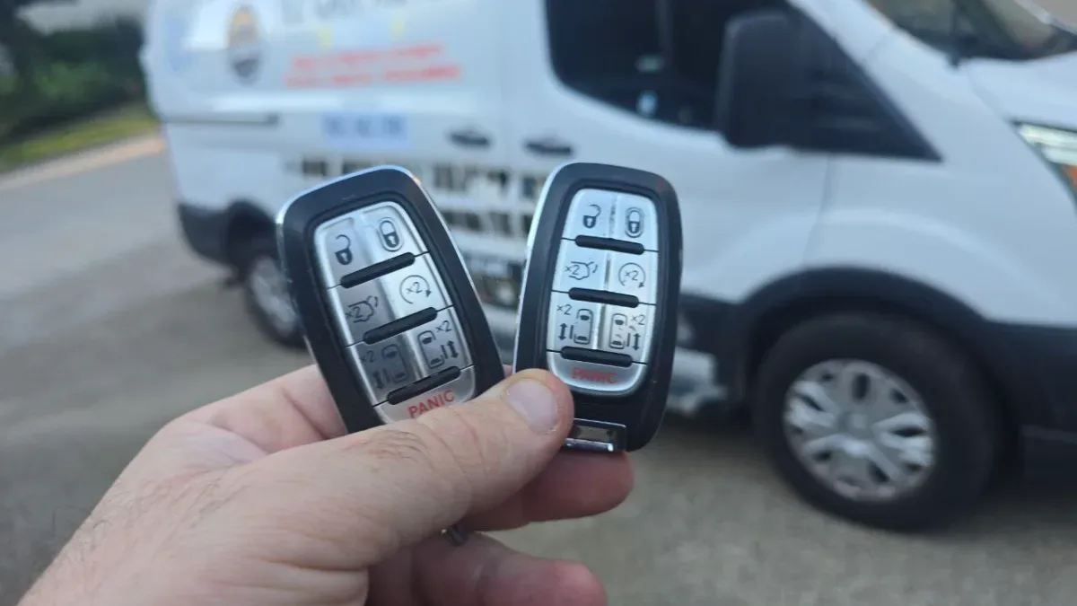 Mobile 2007 Chrysler Pacifica key replacement at your location in Oxnard CA