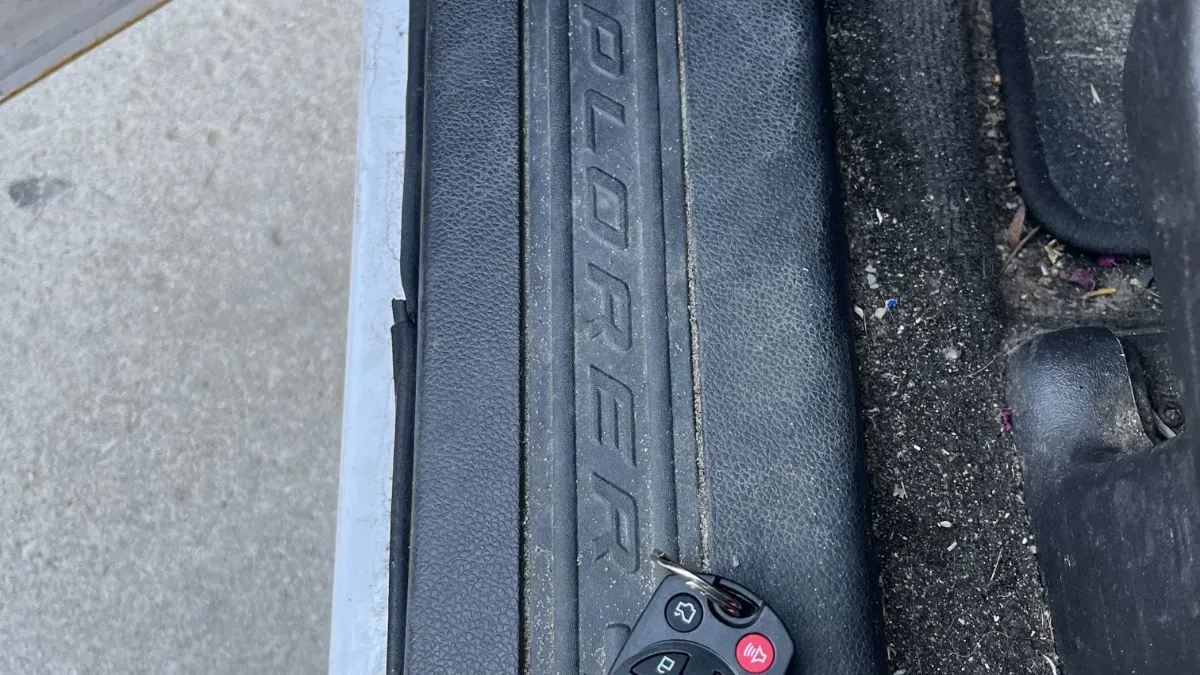 Low cost 2009 Ford F-250 car key service by EZ Car Keyz Ventura CA